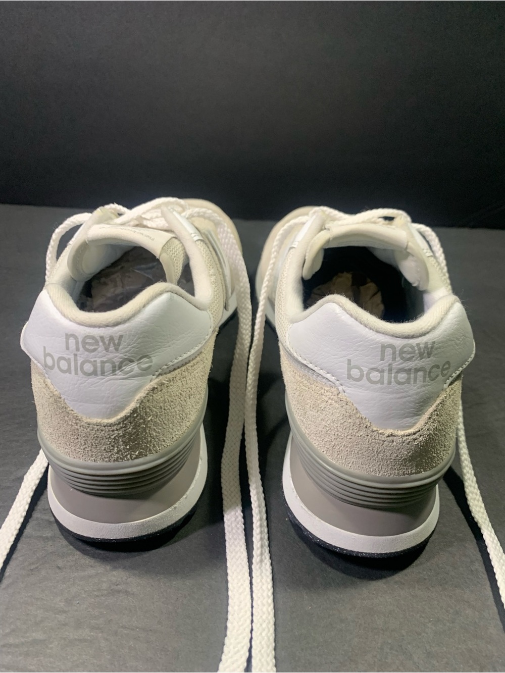 New Balance 574 Women’s Grey Sneakers Shoe Size-9.5 - Picture 5 of 9